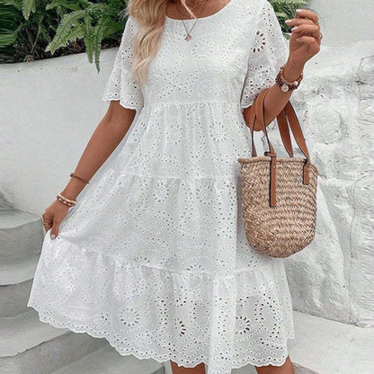 👗 MOST 50%-OS KEDVEZMÉNY! 💖 Női egyszínű, kerek nyakú, virágos kivágásos ruha – Virágos részletek, légáteresztő és tökéletes egy elegáns nyári megjelenéshez 🌸