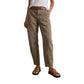 Sokoldalú tapered nadrág 👖 Magas derekú és vékonyító szabású, praktikus zsebek, gyűrődésálló anyag, hosszabb lábak illúzióját kelti 📏