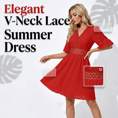 Divatos V-nyakú ruha csipkemintás kivágásokkal
