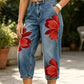👖 IDŐSZAKOS 30% KEDVEZMÉNY! ✨ Női virágos szárú farmer – Egyedi applikáció, puha, 6 színben 🌸